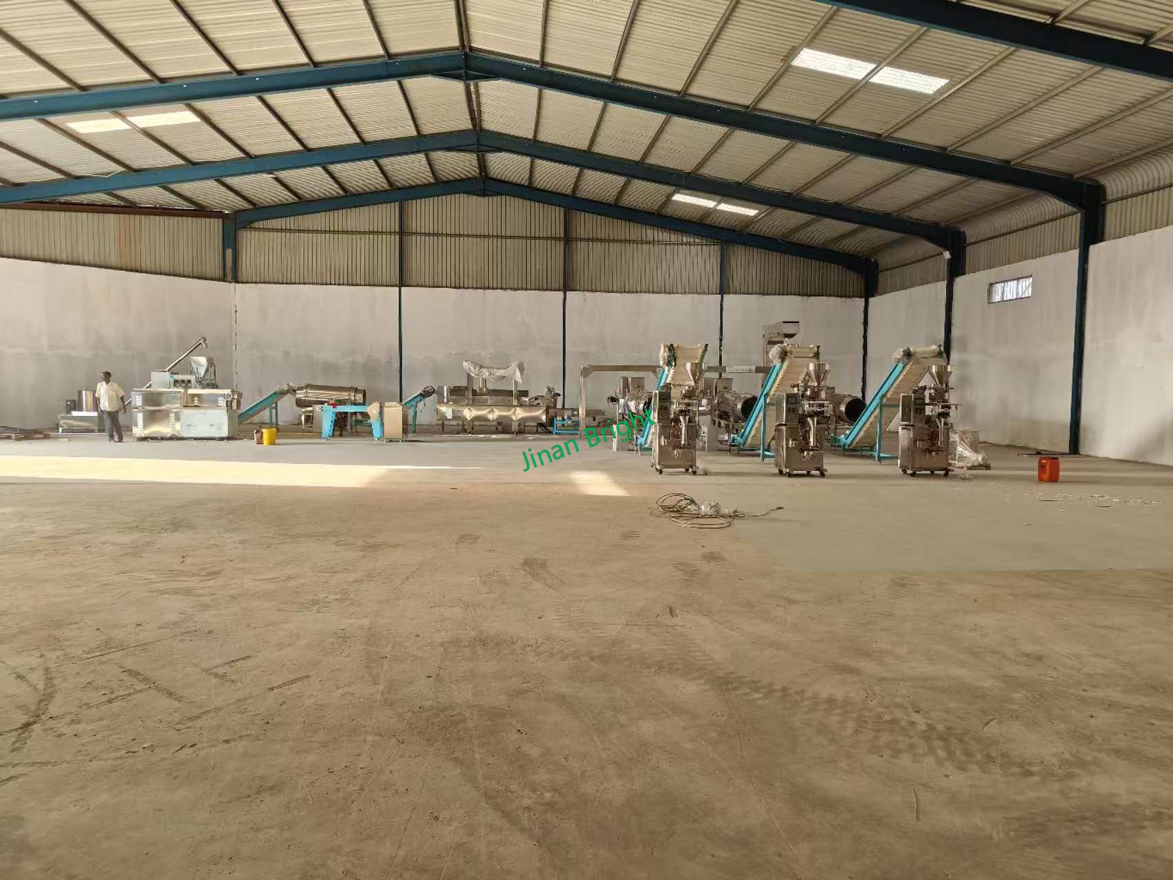 Linha de produção Kurkure instalada com sucesso Linha de produção Kurkure instalada com sucesso