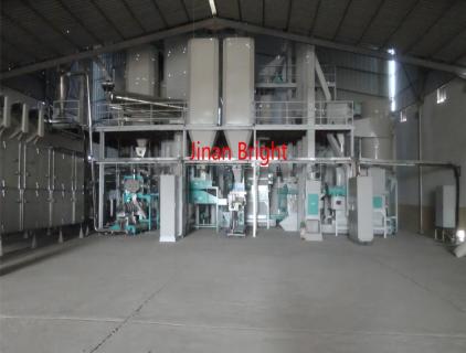 पालतू भोजन उत्पादन में किस प्रकार की वसा का उपयोग किया जाता है?